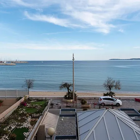 شقة Au Lavandou Pour 3 Personnes Avec Climatisation - Fr-1-803-15 لو لا فاندو