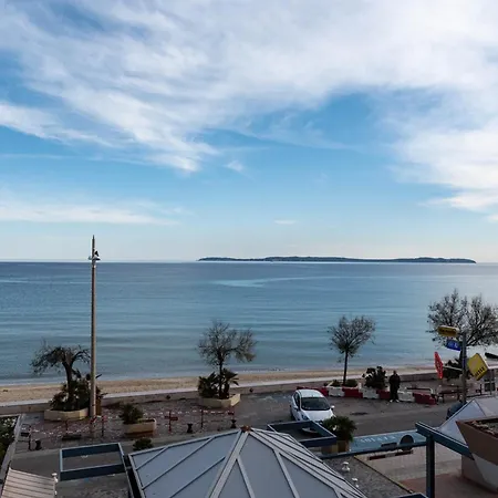 شقة Au Lavandou Pour 3 Personnes Avec Climatisation - Fr-1-803-15 لو لا فاندو