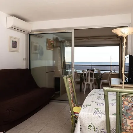 Le Lavandou, Location Pour 3 Personnes, Face - Fr-1-803-15 * Le Lavandou